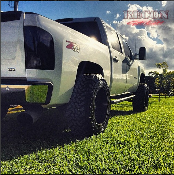 Chevy Silverado Single-Wheel 07-13 & Dually 07-14 & GMC Sierra 07-14 Tail Lights LED in Smoked