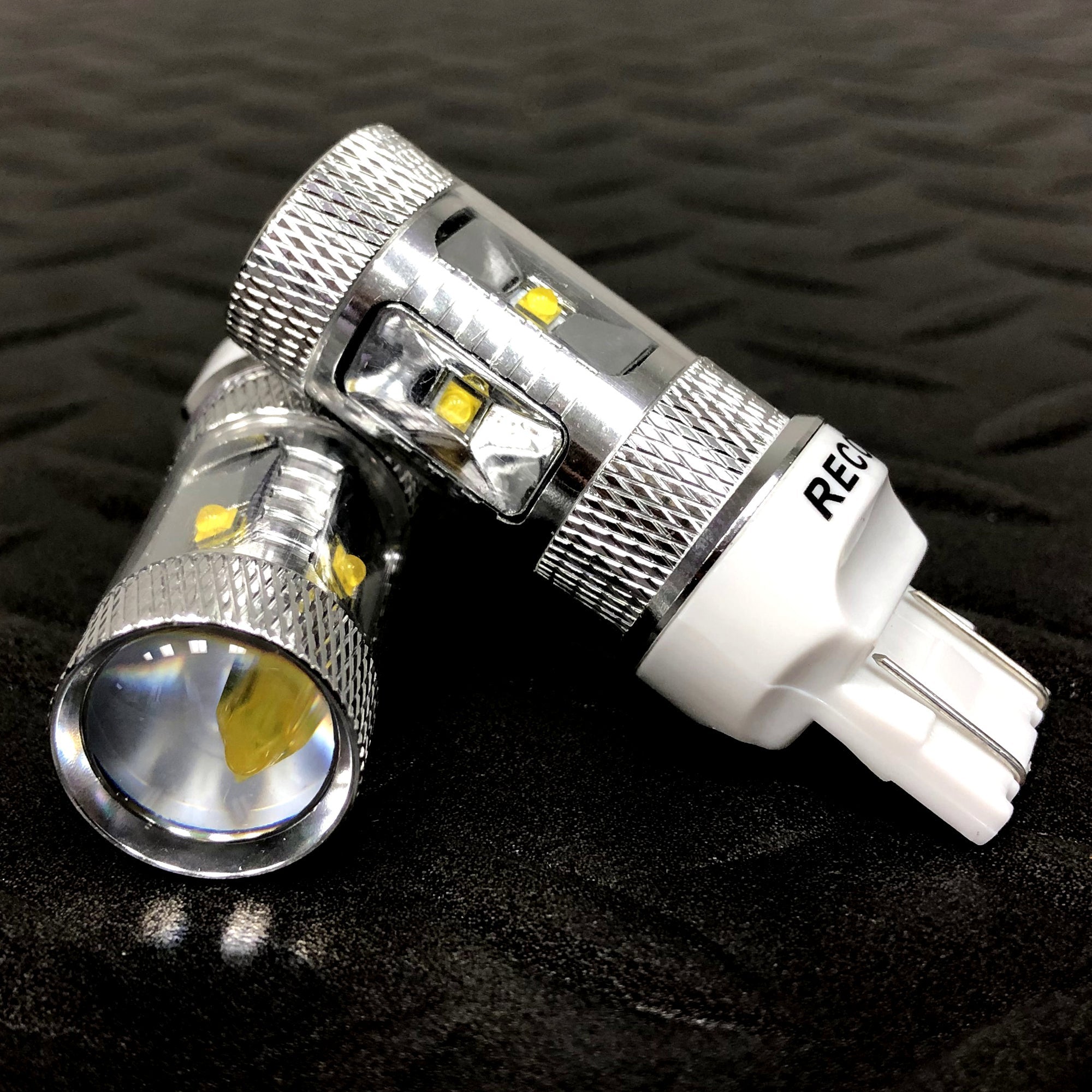 7443 (5 Extreme High Power CREE LEDs on each bulb) 360 Degree 30-Watt CREE LEDs - AMBER (Two Bulbs Per Package)