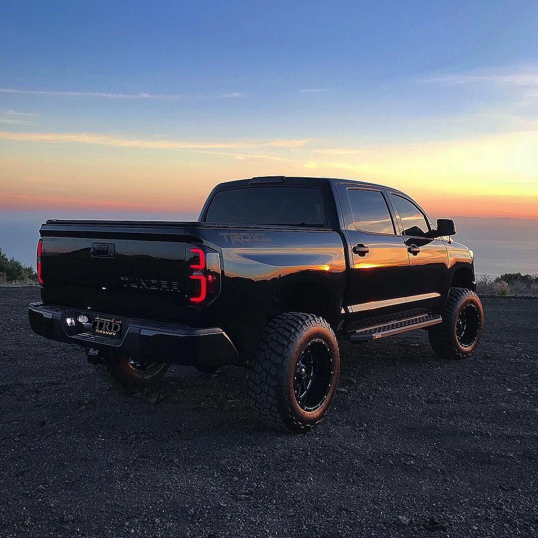 Toyota Tundra 14-19 LED Tail Lights in Smoked