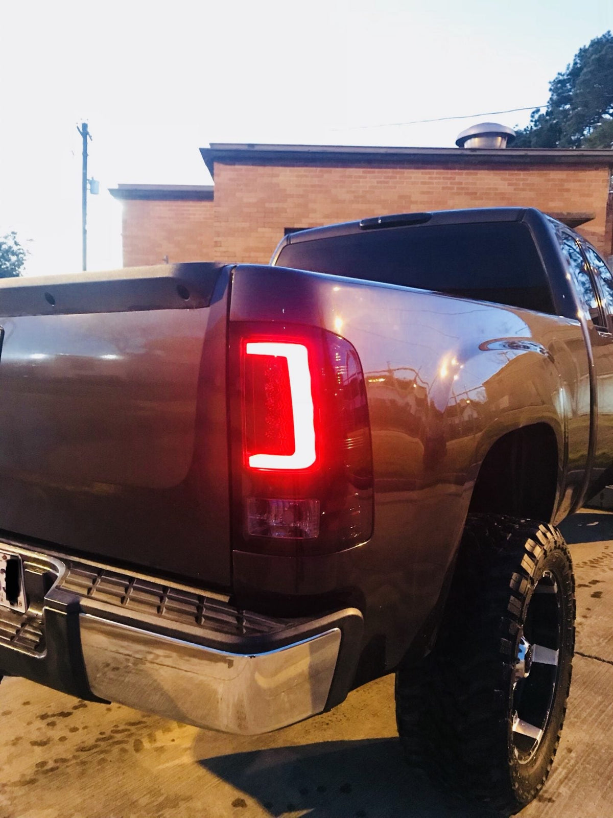 GMC Sierra 07-13 Tail Lights OLED in Smoked