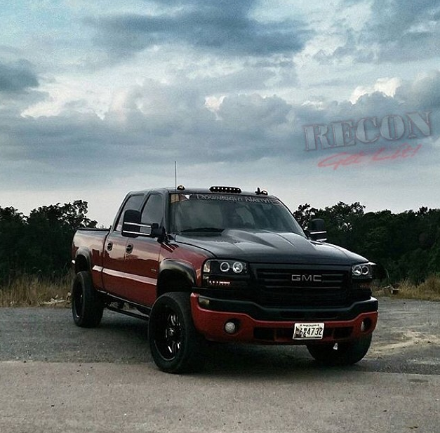 GMC & Chevy 02-07 Heavy Duty 3 Piece Cab Roof Light LED Smoked Lens in Amber