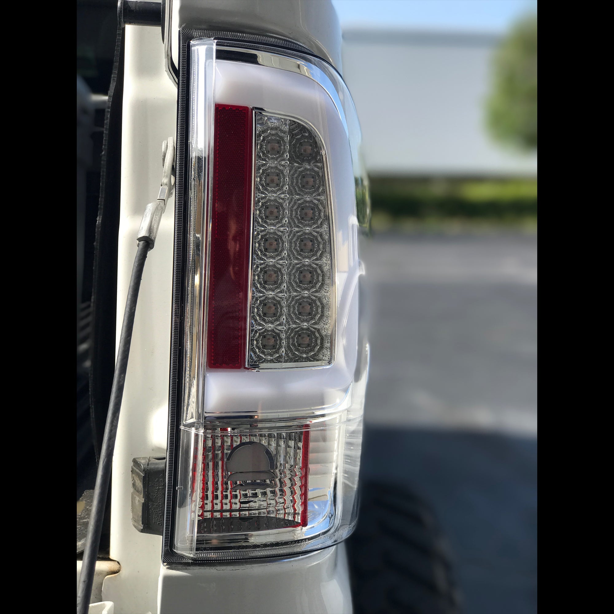 Ford F250HD/350/450/550 08-16 Super Duty Tail Lights OLED in Clear