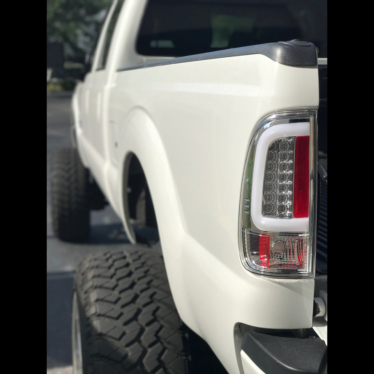 Ford F250HD/350/450/550 08-16 Super Duty Tail Lights OLED in Clear