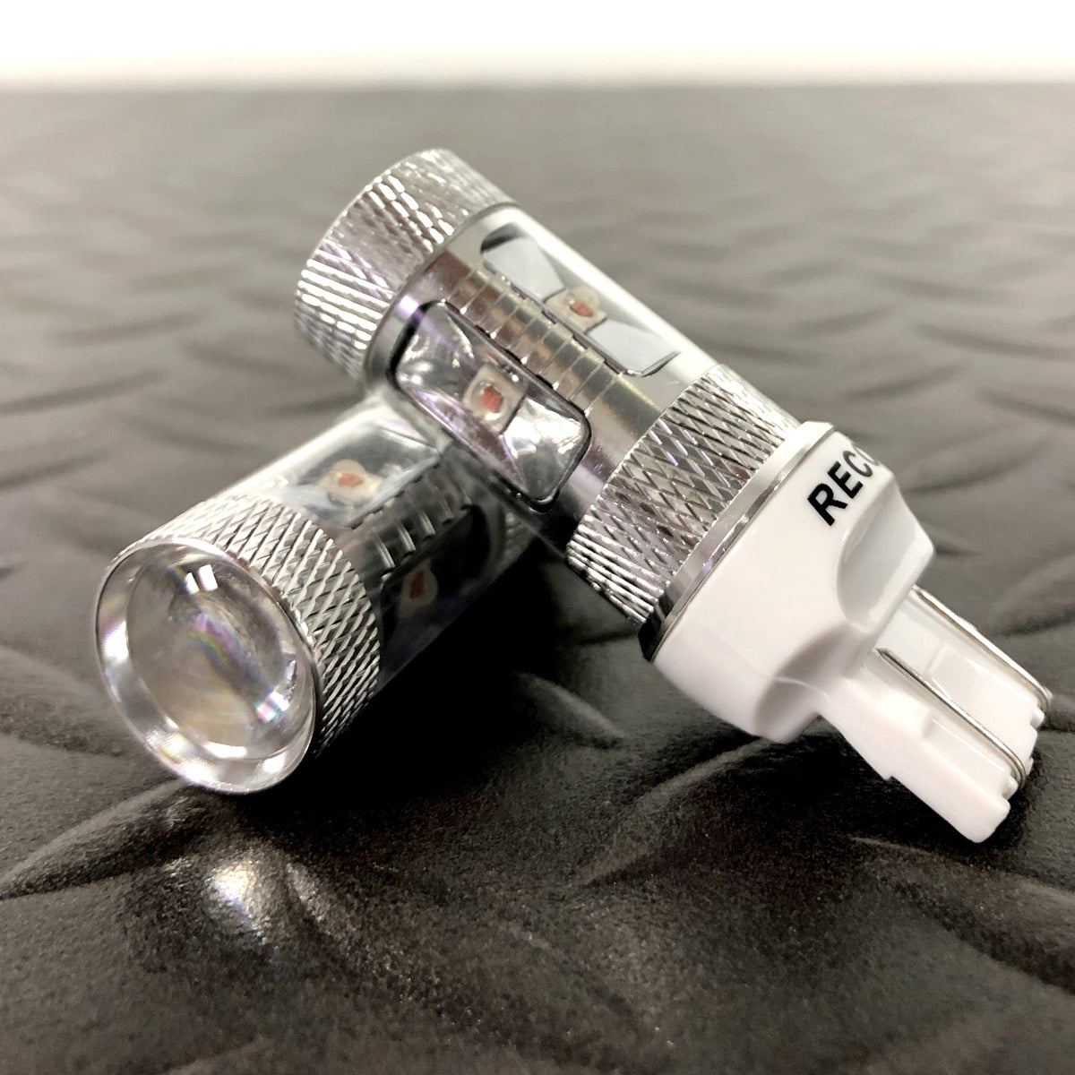 7443 (5 Extreme High Power CREE LEDs on each bulb) 360 Degree 30-Watt CREE LEDs - AMBER (Two Bulbs Per Package)