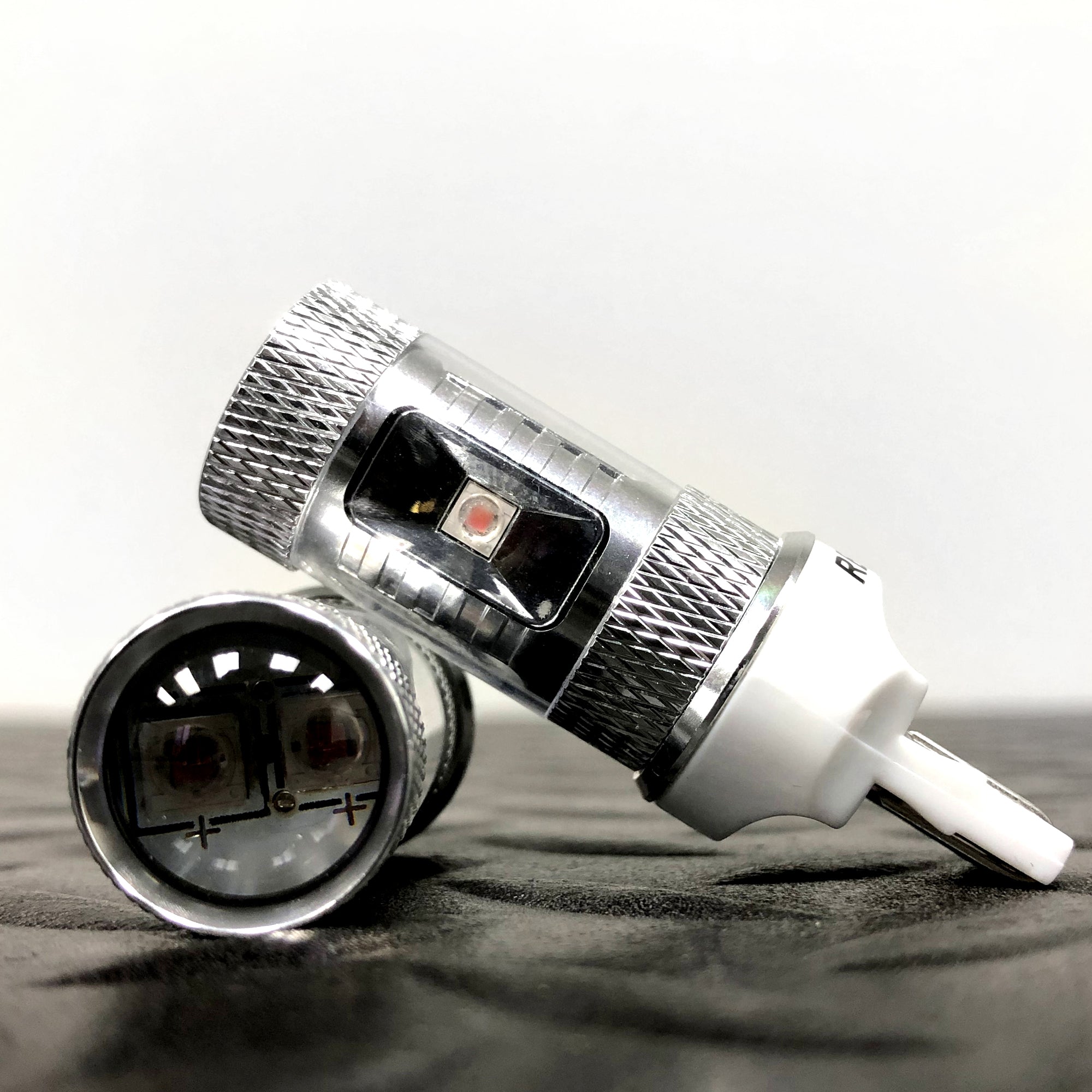 7443 (5 Extreme High Power CREE LEDs on each bulb) 360 Degree 30-Watt CREE LEDs - AMBER (Two Bulbs Per Package)