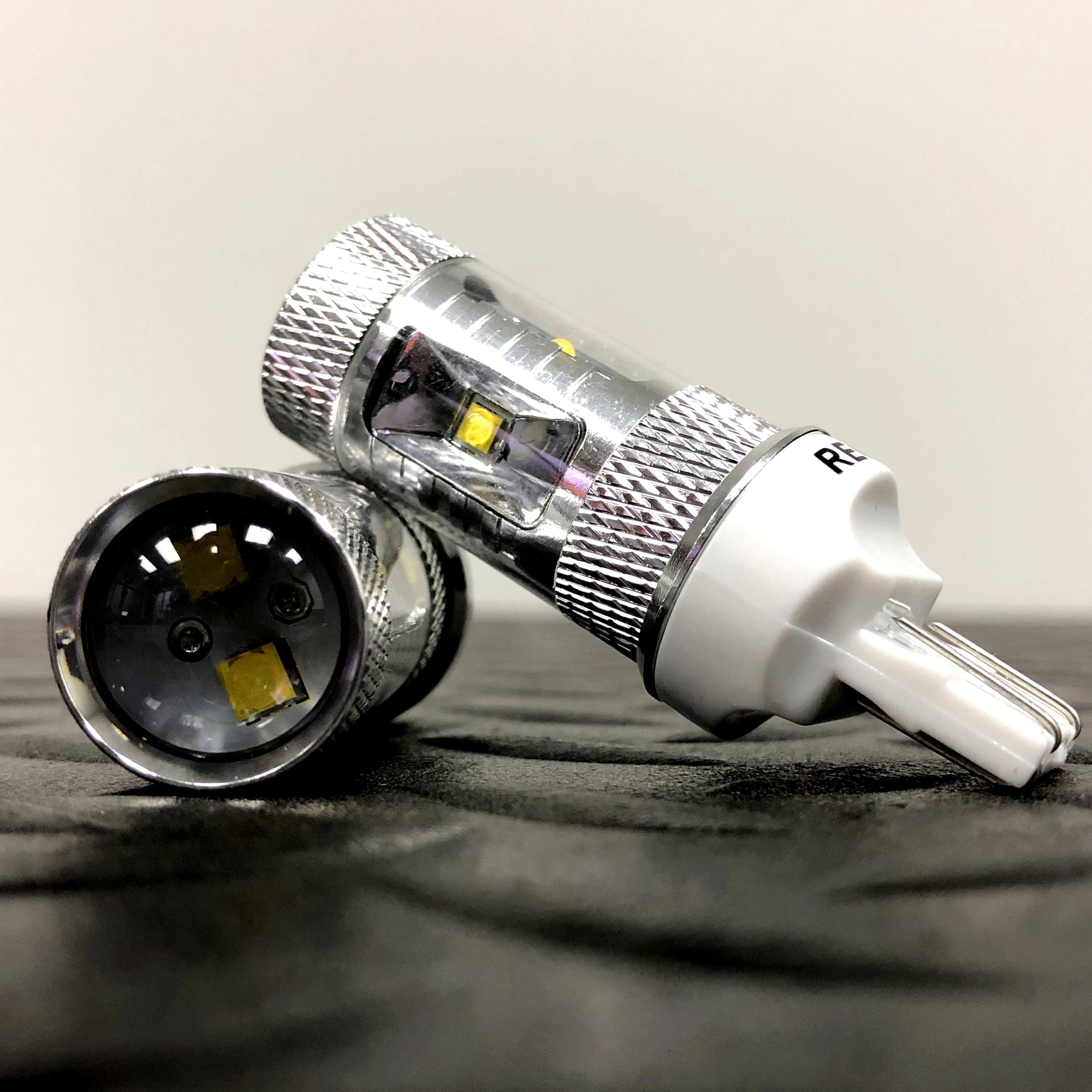 7443 (5 Extreme High Power CREE LEDs on each bulb) 360 Degree 30-Watt CREE LEDs - AMBER (Two Bulbs Per Package)