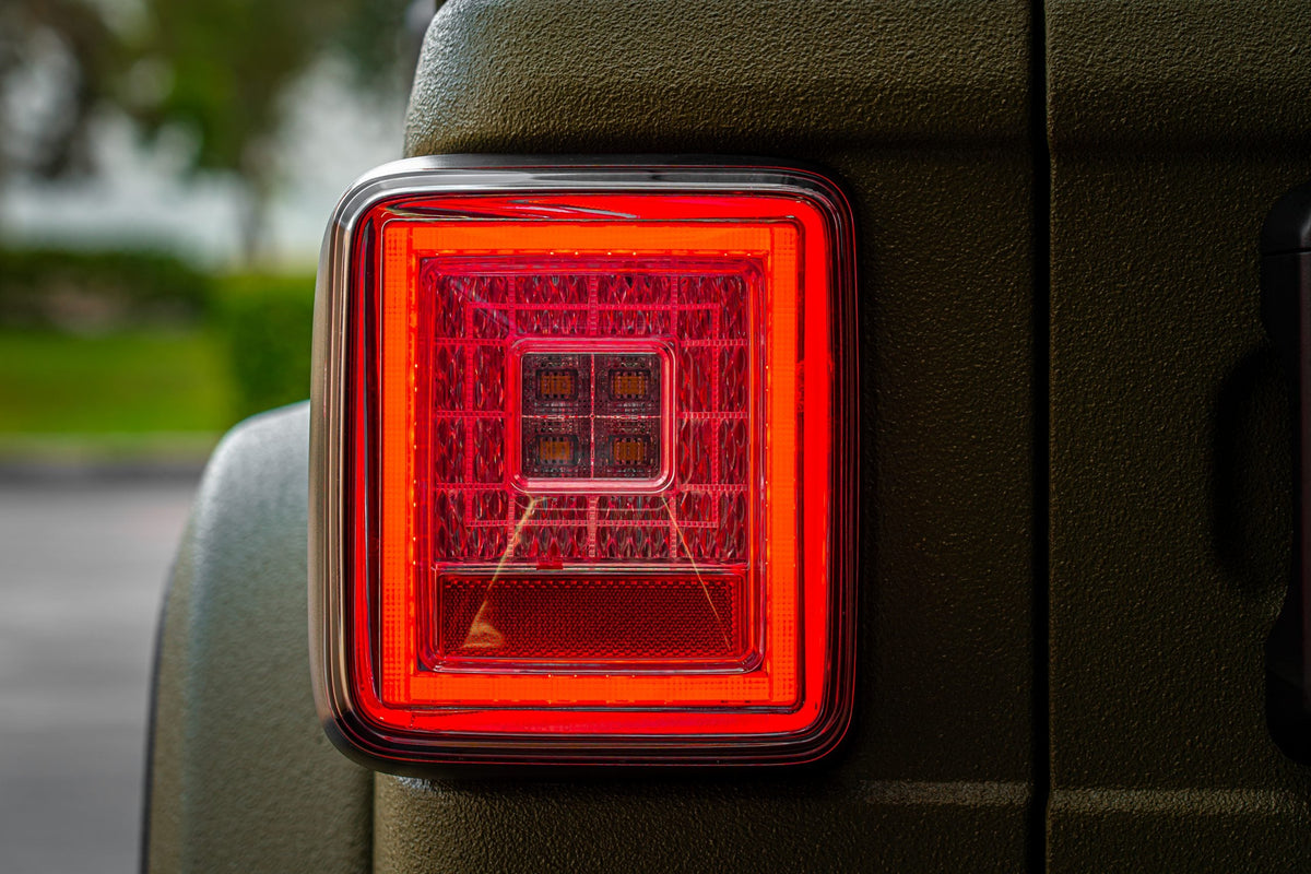 Jeep JL Wrangler 18-19 for Factory OEM Halogen Tail Lights OLED Clear w/ illumination