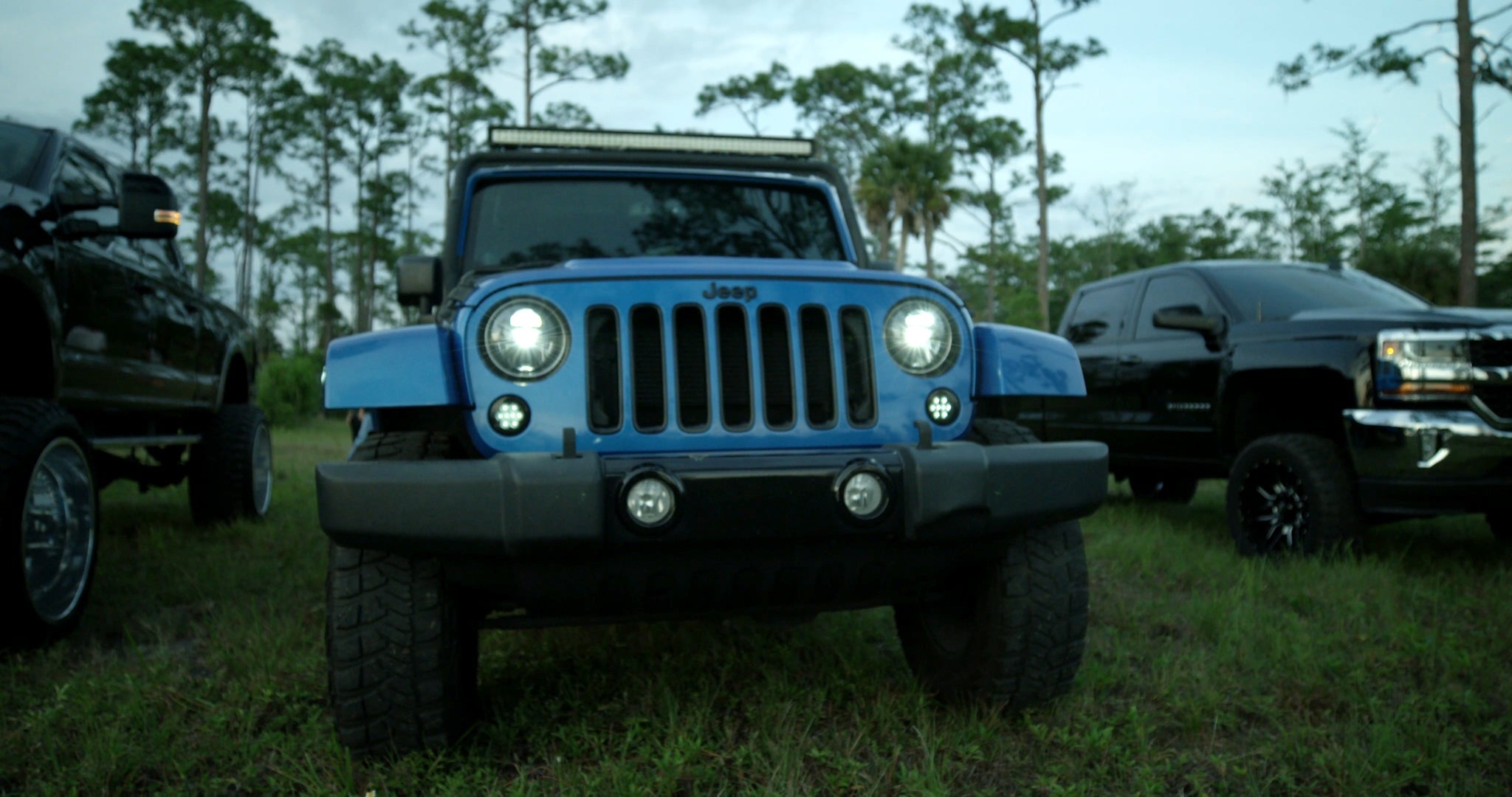 Jeep JK Wrangler 07-18 Projector Headlights LED in Smoked/Black