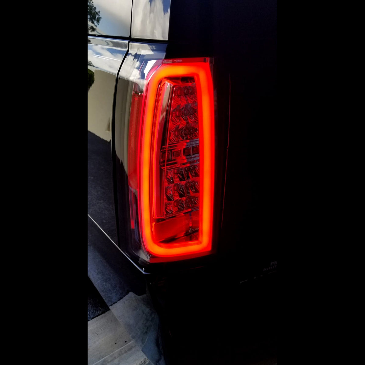 Chevy Tahoe &amp; Suburban 15-19 OLED Bar-Style LED TAIL LIGHTS - Clear Lens