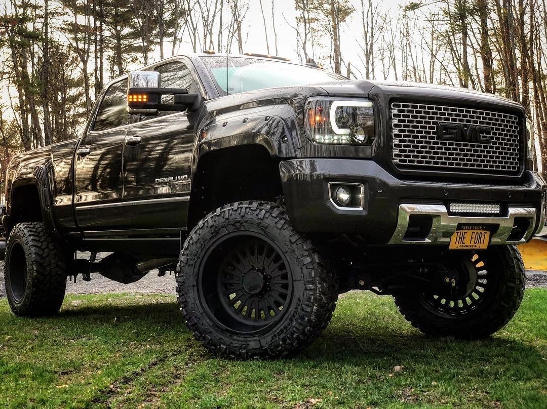 GMC Sierra 1500 14-18 &amp; 2500/3500 14-19 Projector Headlights Smooth OLED Halos &amp; DRL Smoked/Black