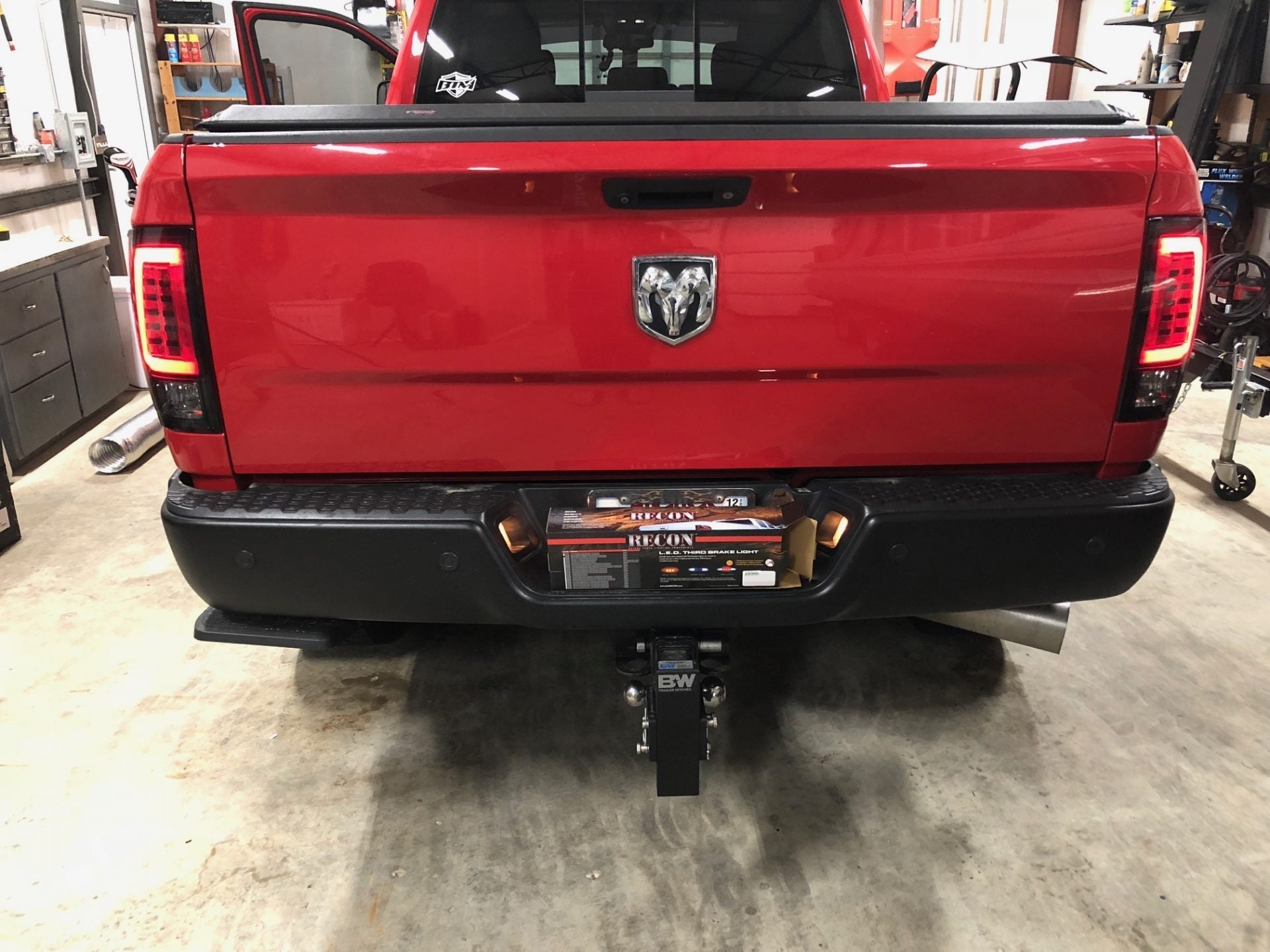 Dodge RAM 1500 09-18 &amp; 2500/3500 10-18 (Replaces OEM Halogen) Tail Lights OLED in Red