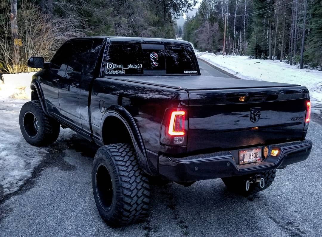 GMC Sierra 07-13 Tail Lights OLED in Smoked