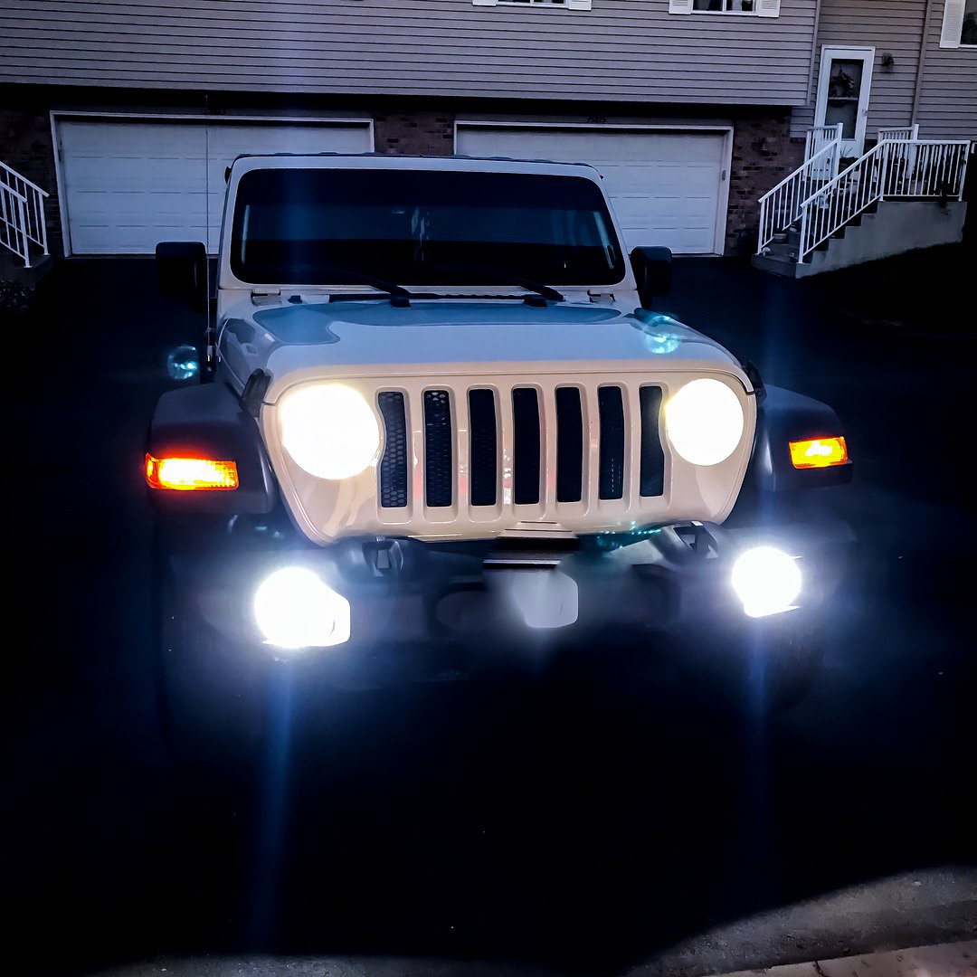 9004 12V High-Power (Hi &amp; Low Beam) Headlight Bulbs LED